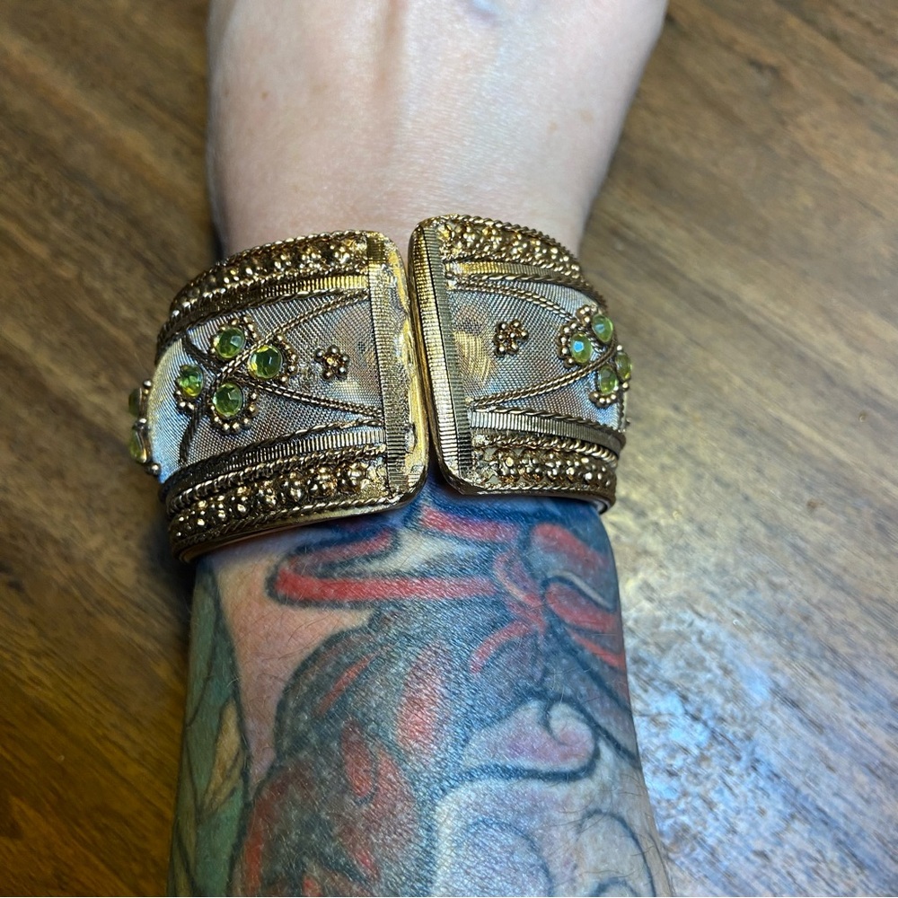 Vintage Hinged Metal Mesh Green Rhinestone Flower Swirl Clamper Cuff Bracelet - Picture 3 of 6